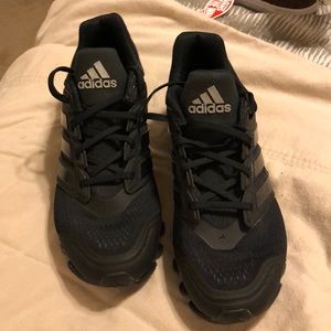 Adidas Men’s Size 7 Black Springblades